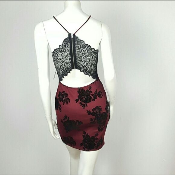 Velvet Print Mini Dress Burgundy Black Zip Up Back By CHOCOLATE USA - Picture 2 of 6